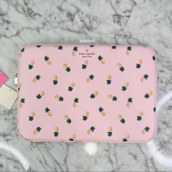 kate spade Handbags - Kate Spade Staci Pineapple Printed Stars L-zip Universal Laptop Sleeve